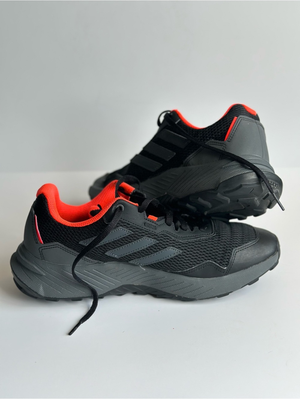 Men's Black Athletic Sneakers with Red Accent